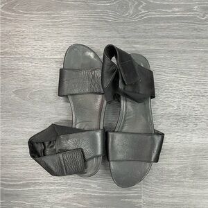 Eileen Fisher Women’s Black Sandals Size 9